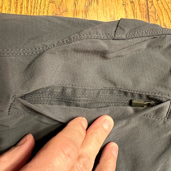 Athleta Trekkie North Shorts Sz2 - Picture 4 of 4